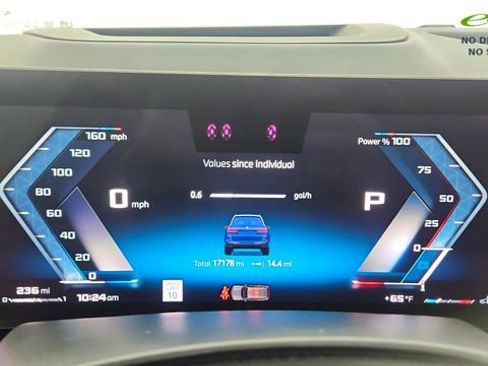 Used 2025 BMW X7 M60i image 44