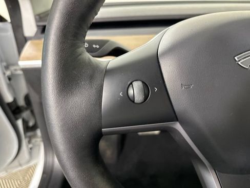 Used 2022 Tesla Model 3 Long Range image 15