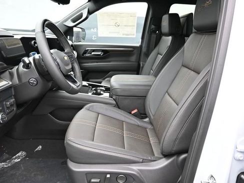 New 2026 Chevrolet Suburban High Country AWD/4WD image 16
