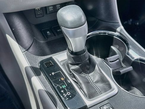 Used 2017 Toyota Highlander XLE FWD image 17