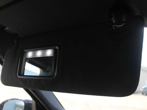 Used 2015 Land Rover Range Rover HSE image 25