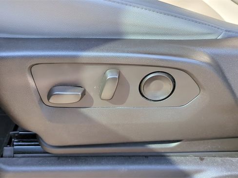 Used 2021 Chevrolet Tahoe LT image 12