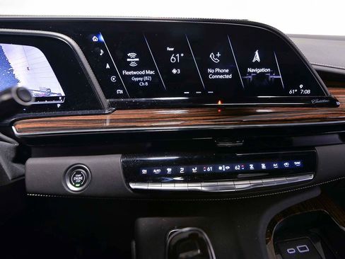 Used 2021 Cadillac Escalade Premium Luxury image 15