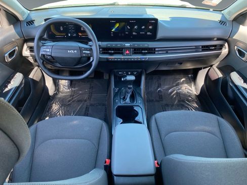 Used 2025 Kia K4 LXS image 10