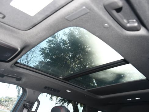 Used 2025 Chevrolet Traverse RS w/ LPO, Floor Liner Package image 7