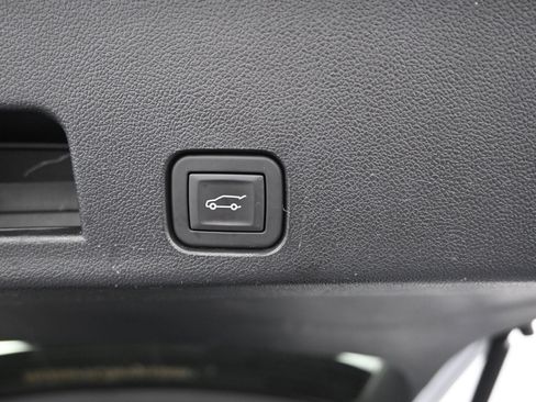 Used 2025 GMC Acadia Elevation image 29