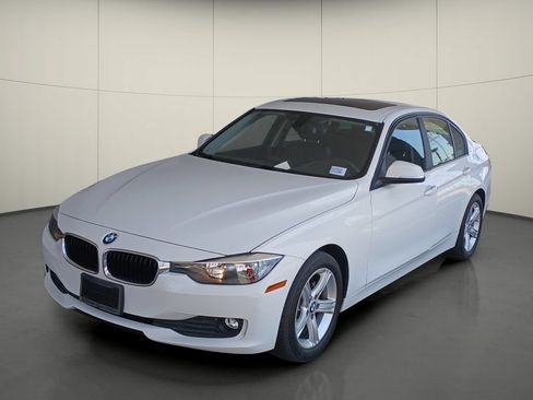 Used 2015 BMW 320i xDrive Sedan AWD/4WD image 3