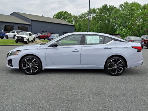 Certified 2023 Nissan Altima 2.5 SR w/ SR Premium Package AWD/4WD image 5
