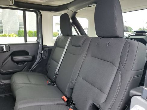 Used 2019 Jeep Wrangler Unlimited Sport S AWD/4WD image 30