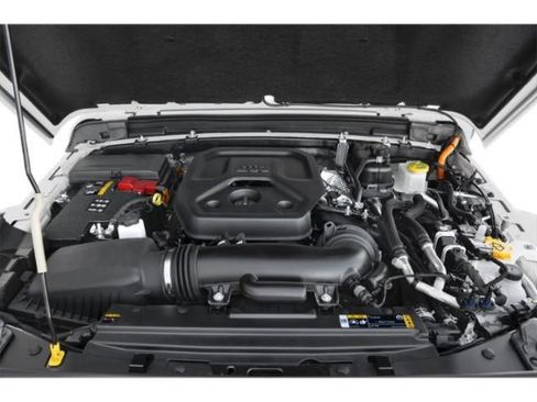 Used 2025 Jeep Wrangler Sahara image 12