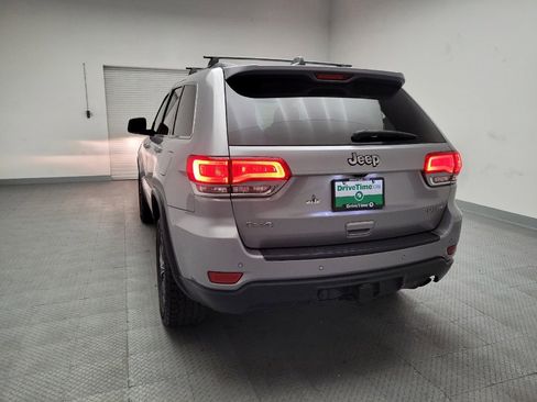 Used 2018 Jeep Grand Cherokee Laredo image 6