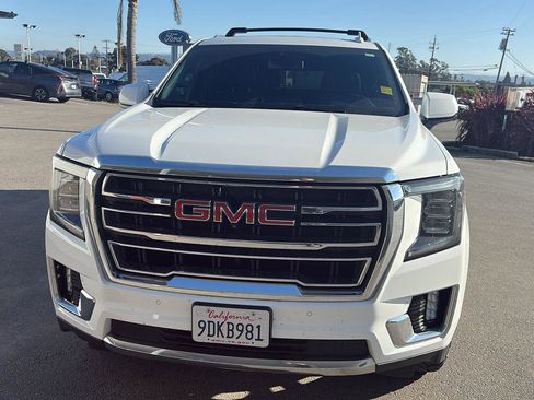 Used 2023 GMC Yukon SLT w/ SLT Premium Package image 8
