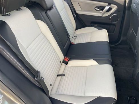 Used 2025 Land Rover Discovery Sport Dynamic SE image 11