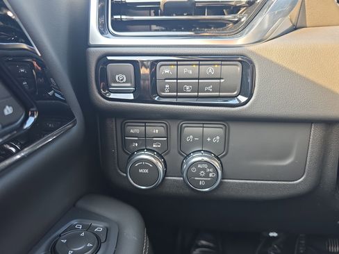 New 2026 GMC Yukon XL Elevation w/ LPO, Floor Liner Package image 5