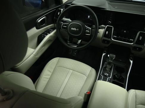 Used 2023 Kia Sorento S w/ Panoramic Sunroof Package FWD image 47