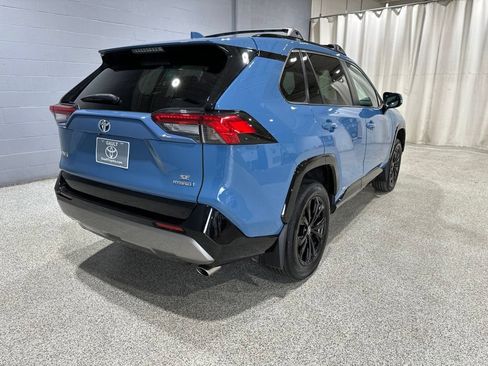 Used 2024 Toyota RAV4 SE w/ Convenience Package AWD/4WD image 3