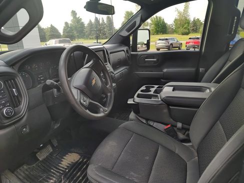 Used 2021 Chevrolet Silverado 2500 Custom w/ Custom Value Package AWD/4WD image 12