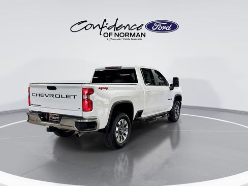 Used 2024 Chevrolet Silverado 2500 LT image 8