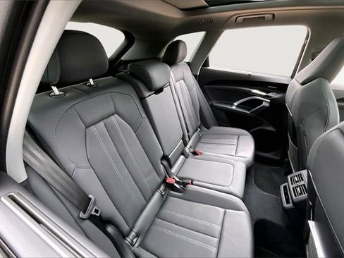 Used 2025 Audi Q5 Premium Plus w/ Premium Plus image 29