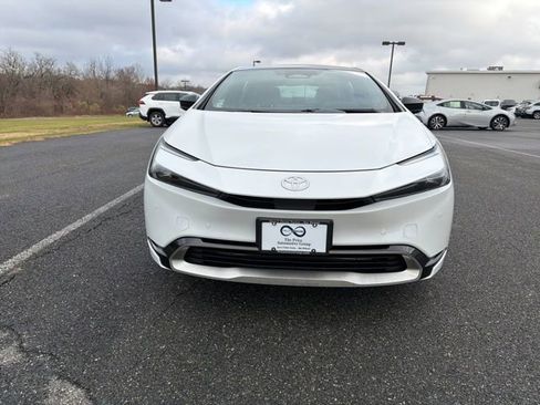 Used 2024 Toyota Prius Prime Premium image 3