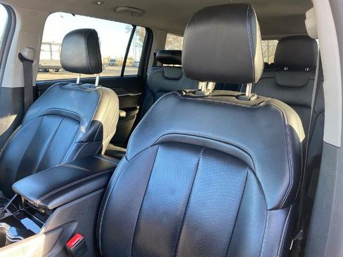 Used 2023 Jeep Grand Cherokee L Limited w/ Luxury Tech Group II image 11