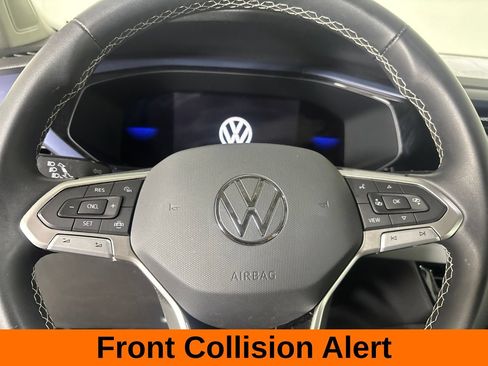 Used 2022 Volkswagen Taos SE w/ Panoramic Sunroof Package AWD/4WD image 15