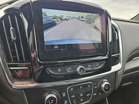 Used 2023 Chevrolet Traverse LT FWD image 12