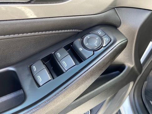 Certified 2023 Chevrolet Traverse LT image 18