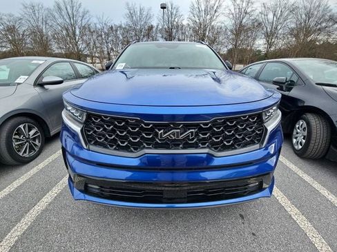 Used 2022 Kia Sorento EX image 3