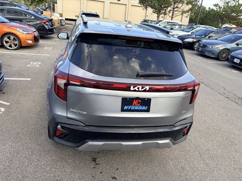 Used 2024 Kia Seltos SX w/ SX Sunroof Package AWD/4WD image 4