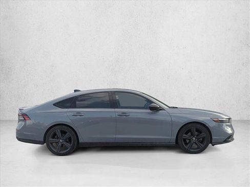 Used 2023 Honda Accord Sport image 4