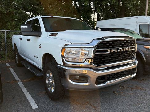 Used 2024 RAM 2500 Big Horn AWD/4WD image 3