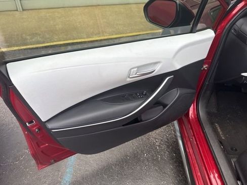 Used 2022 Toyota Corolla SE FWD image 37