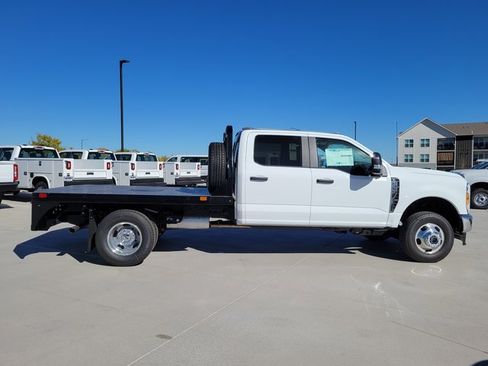 New 2026 Ford F350 XL w/ XL Chrome Package image 2