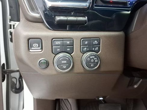 Used 2025 Chevrolet Silverado 2500 LTZ w/ LTZ Premium Package AWD/4WD image 19