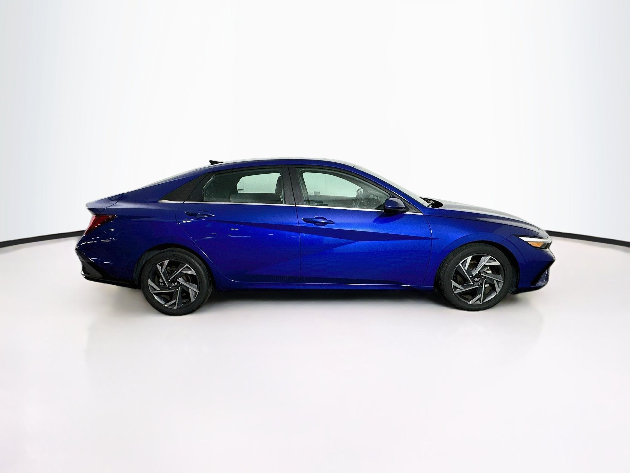 Used 2025 Hyundai Elantra SEL FWD image 10