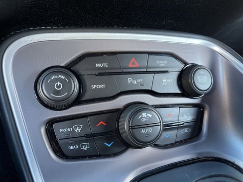 Used 2022 Dodge Challenger R/T w/ Blacktop Package image 40