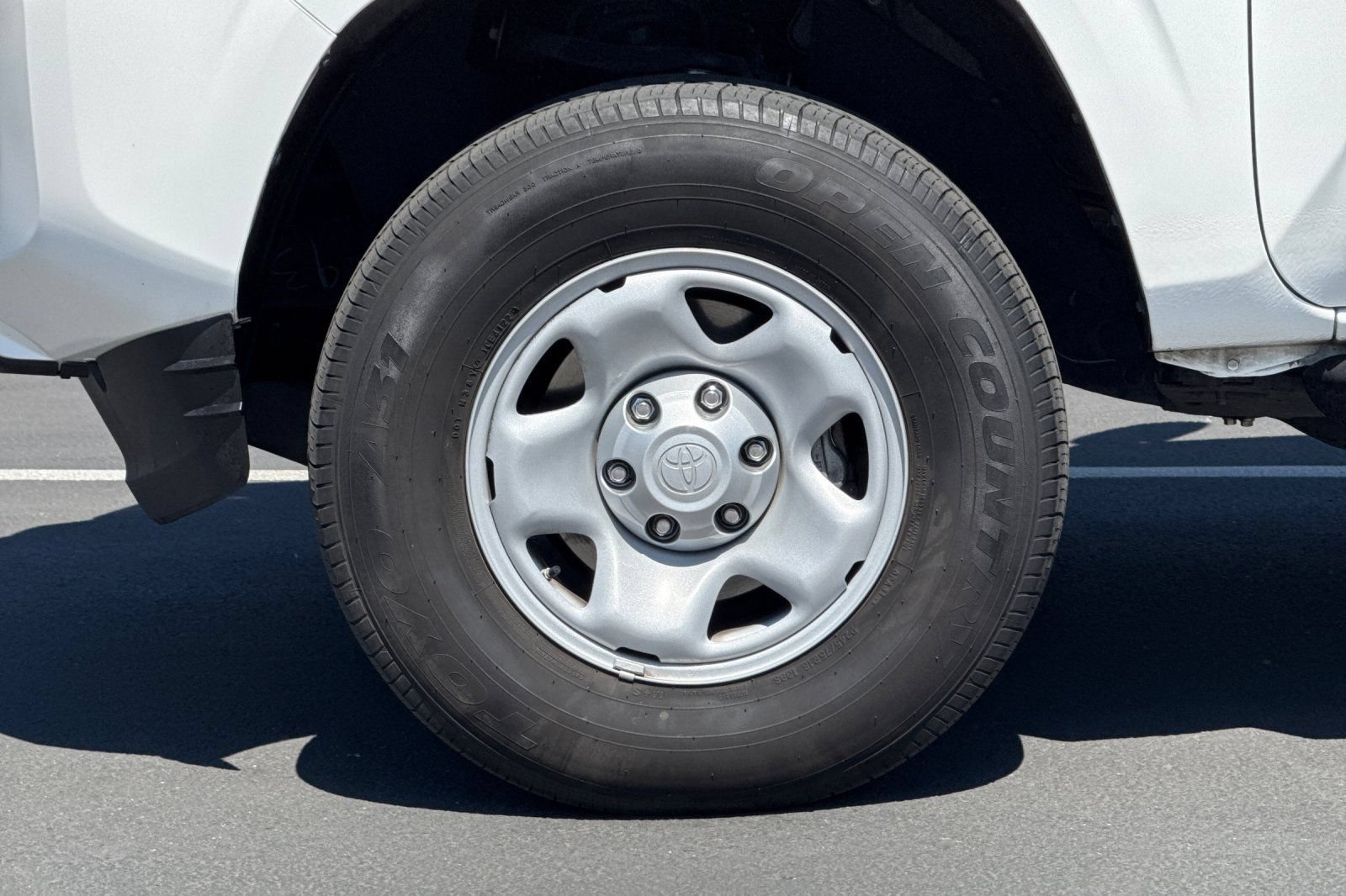 Used 2023 Toyota Tacoma SR w/ SR Convenience Package RWD image 15