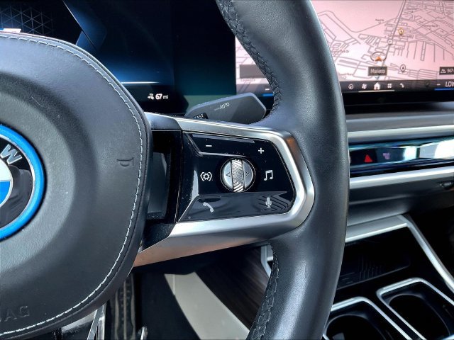Used 2023 BMW i7 xDrive60 AWD/4WD image 14