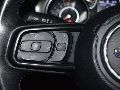 Used 2023 Jeep Gladiator Sport image 7