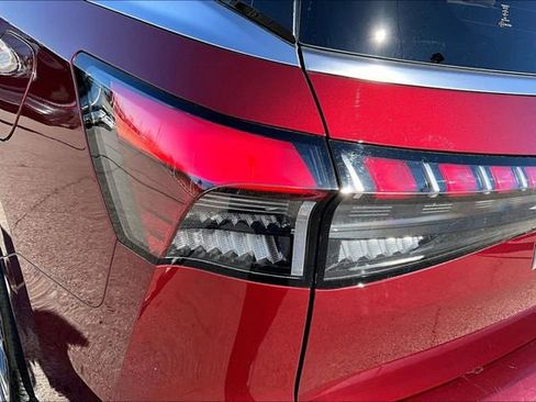 Certified 2025 INFINITI QX80 Sensory image 31