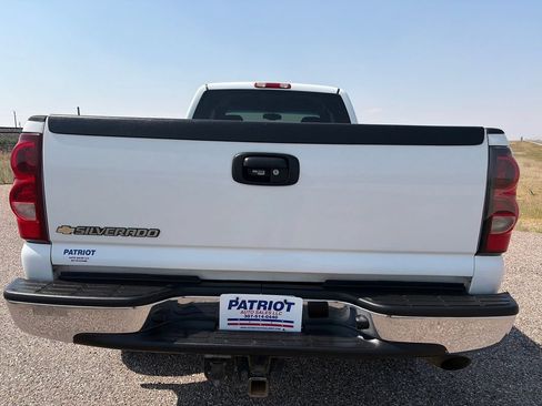 Used 2007 Chevrolet Silverado 2500 LT AWD/4WD image 4