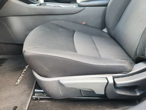 Used 2025 Nissan Sentra SV FWD image 22
