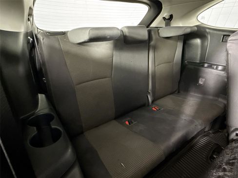 Used 2022 Toyota Highlander LE image 36