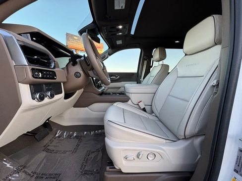 Used 2025 GMC Yukon XL Denali w/ Sun & Power Step Package image 26