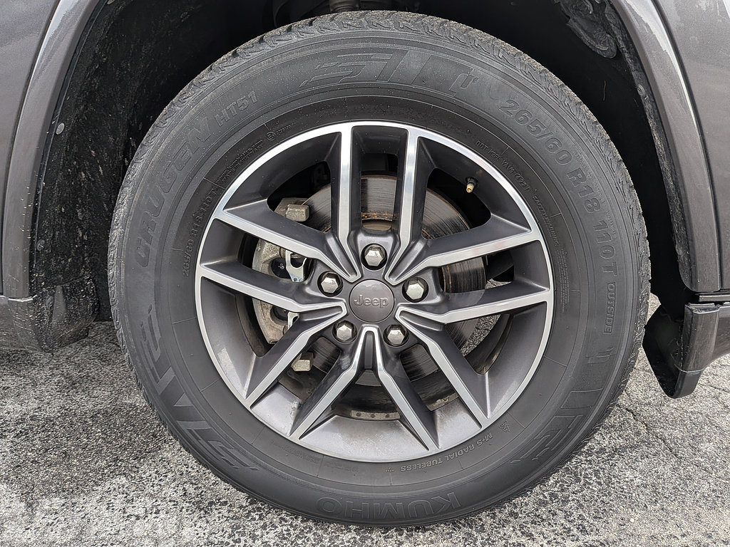 Used 2019 Jeep Grand Cherokee Overland AWD/4WD image 10
