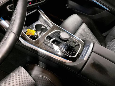 Used 2023 BMW X7 xDrive40i w/ M Sport Package image 17