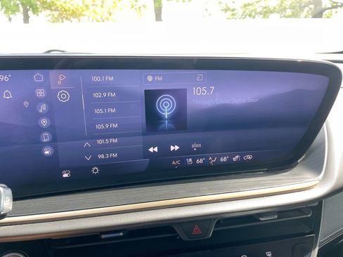 Used 2024 Buick Envision Avenir image 44