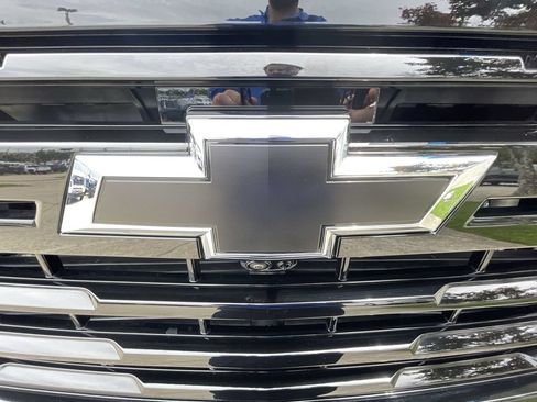 Certified 2026 Chevrolet Silverado 2500 LTZ w/ LTZ Plus Package AWD/4WD image 32