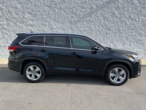 Used 2017 Toyota Highlander Limited image 11